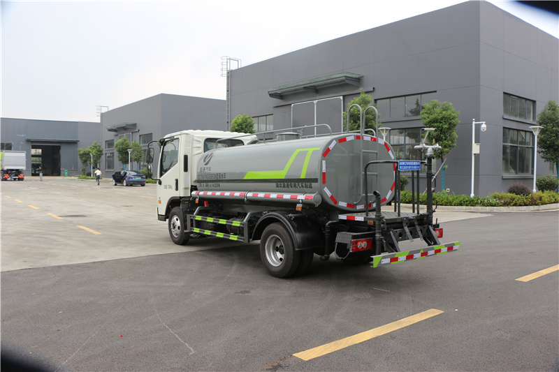 縱昂牌CLT5070GSSEQ6型灑水車(chē)