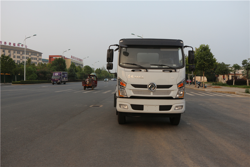 東風D1 12噸灑水車