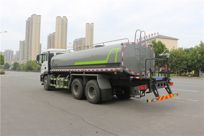 汕德卡重汽后雙橋18灑水車